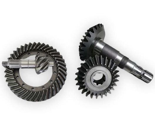 Gleason-type spiraalvormige tandwieltransmissie met gekruiste assen in mechanische systemen